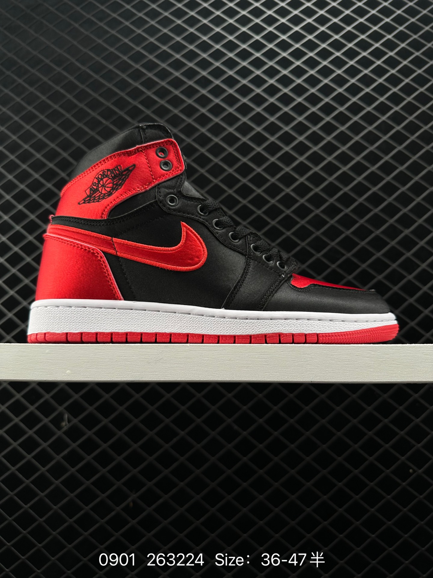 Air Jordan 1 Retro High OG ” Satin Bred “